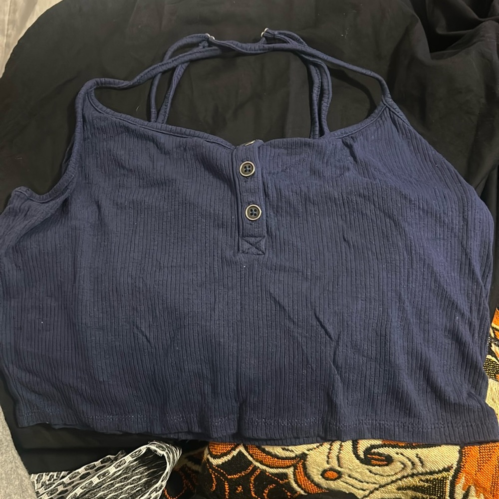 Strapy crop top.